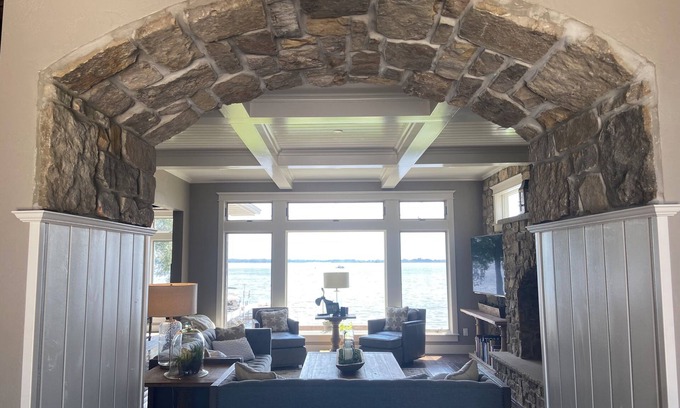 Butte Des Morts House | 8 bed 7 bath custom built lake house.