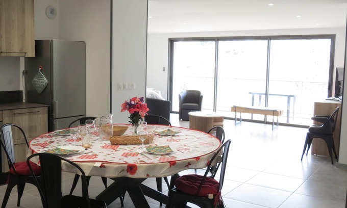 Albiez-le-Vieux Apartment | ☆ 8-guest apartment in Albiez with large balcony