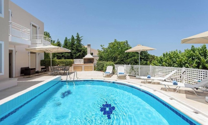 Skouloufia Villa | 8 Guests Luxury Villa with pool & bbq facilities