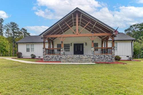 New Hill House | 8 Mi to Jordan Lake Spacious New Hill Home