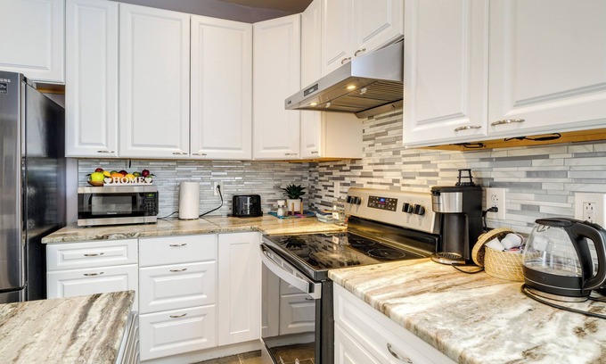 Jeffersonville - Clarksville House | 8 Mi to Louisville: New Albany Home w/Grill!