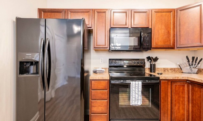 Lexington House | 8 MINUTES TO KENTUCKY HORSE PARK! Two-story Luxury Townhome