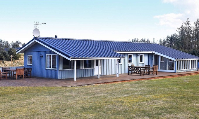 Grønhøj House | 8 person holiday home in Løkken
