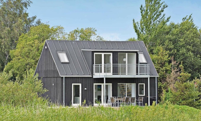 Østerskov House | 8 person holiday home in Humble