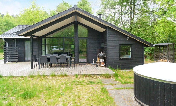 Hoensinge House | 8 person holiday home in Vig