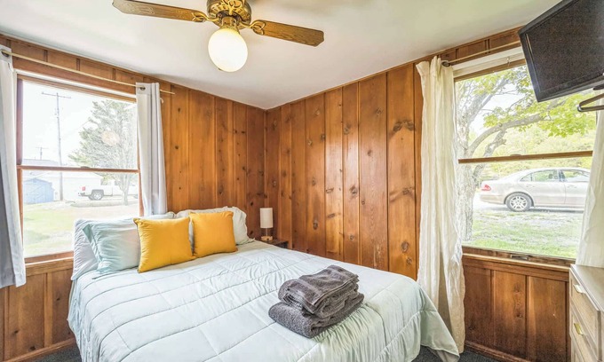 Oscoda Cabin | #8 | Spacious & Quiet Near the Sand