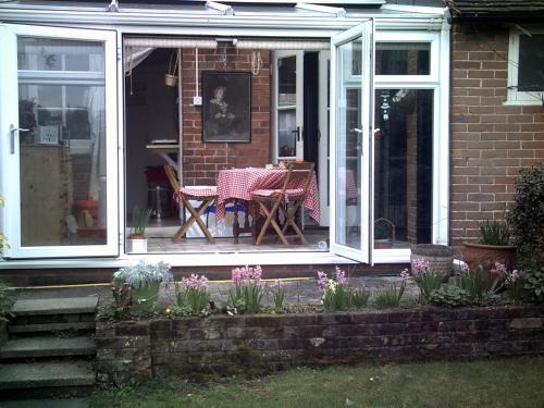 Petersfield Bed & Breakfast | 80 Rushes Road, Petersfield GU32 3BP