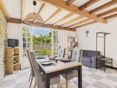 Les Portes-en-Re House | 800 m de la plage, jardin, maison pour 4