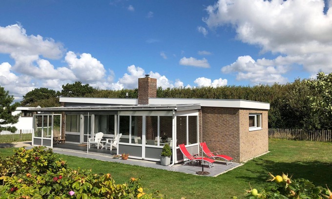 Julianadorp aan zee House | 👍 800m to the beach -view of the dunes -quiet location -fenced garden -WLAN -fireplace
