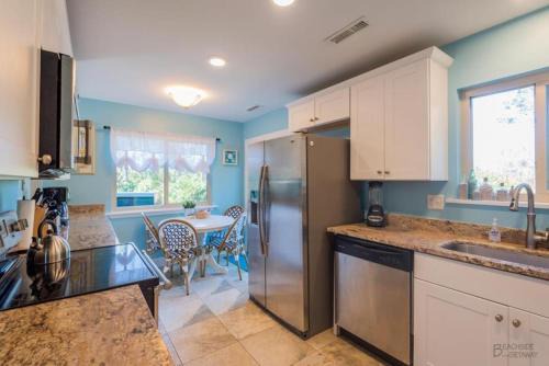 Lawton Woods House | 81 Lawton Road