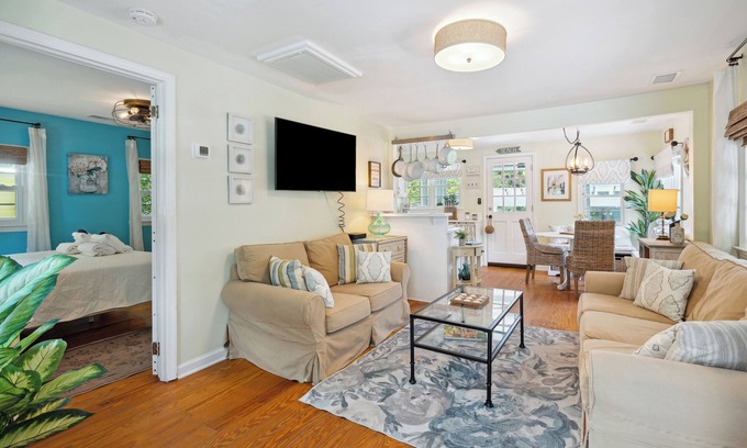 Folly Beach House | 817 E Ashely Ave - Pleasant Breeze