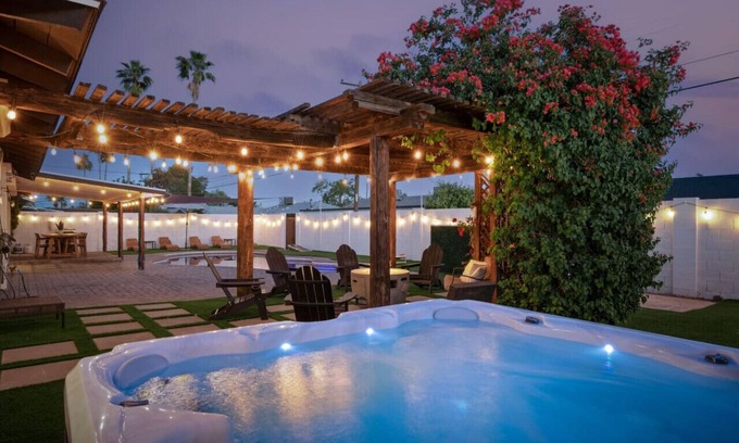 Cox Heights House | 8301 E. Palm Lane/Scottsdale, AZ 85257