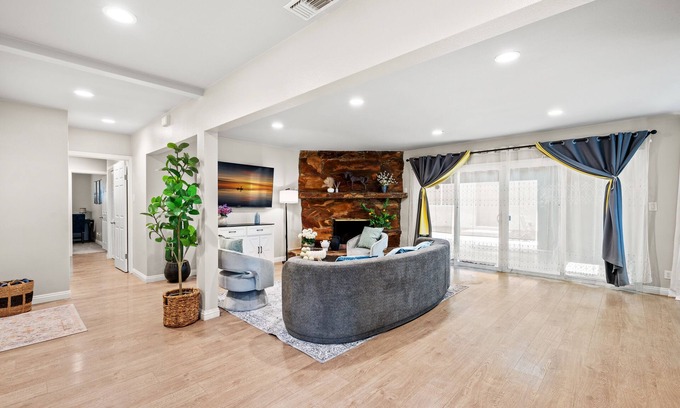 Hacienda Heights House | 8bd/11beds/single-story/Disney/downtownLosAngeleBD