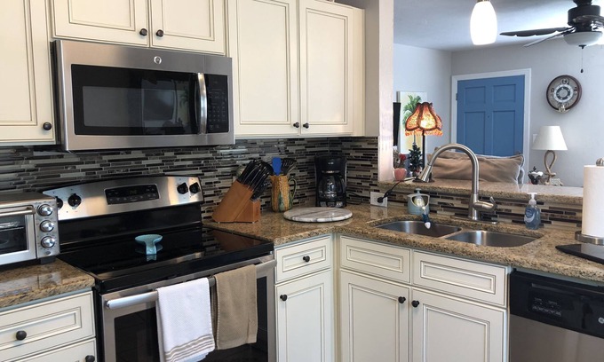 United Central House | 8min to downtown, 11min to Gulf Beaches!!