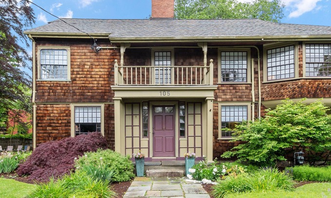 Falmouth House | 9-bedroom vacation home near Cape Cod Beaches