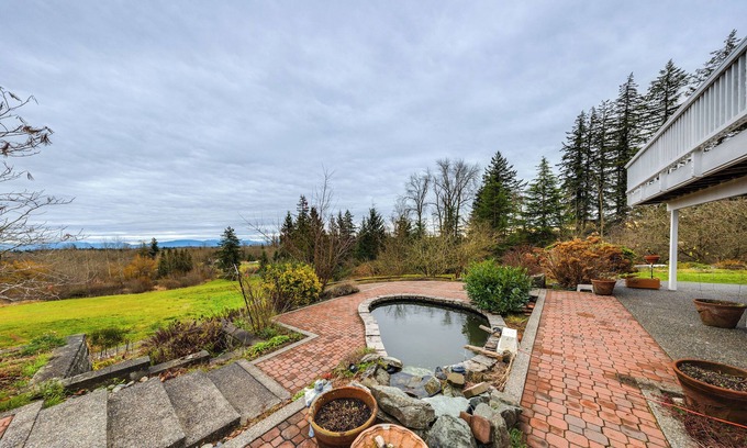 Custer House | 9 Mi to Birch Bay: Duplex w/Mt Baker Views!
