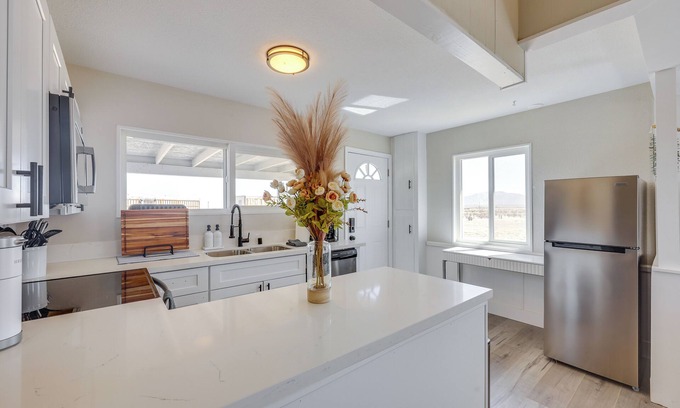 Wonder Valley House | 9 Mi to Joshua Tree NP: Secluded Desert Home!