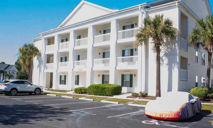 Waterford Plantation Condo | 9 Miles from the beach and close to EVERYTHING along with Beautiful views!