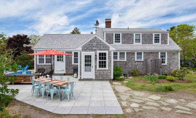 South Chatham House | 9-Min Walk to Water Fire Pit