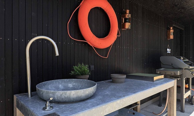 Vestero Havn House | 9 person holiday home in Læsø