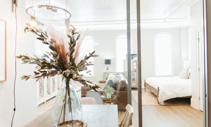 Maryville Apartment | 9 to 5 Suite - Covington Lofts