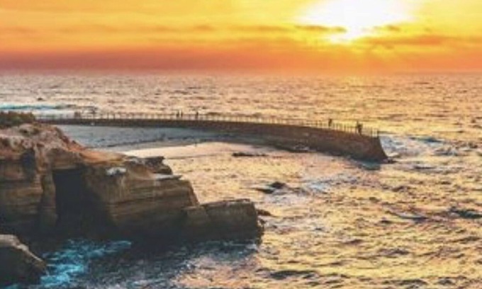 Village of La Jolla Condo | 9000 a month, special thru Dec.We only rent monthly.Prime Front Row Ocean View!