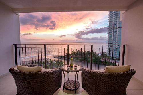 South Hotel Zone Apartment | 910-3000 Grand Venetian P.V.
