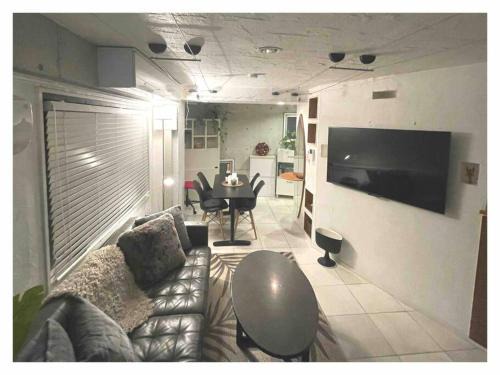 Takarazuka Apartment | 919Takarazuka 宝塚駅前 デザイナーズ2Bed Room Max6人甲子園-大阪-神戸迄25分
