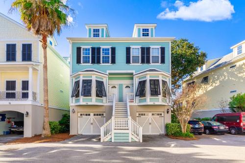 Waters Edge House | 93 Waters Edge - Townhome - Pool