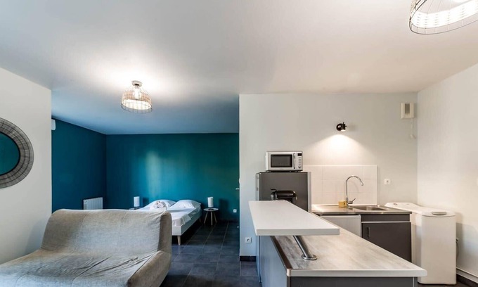 Vaise Apartment | 9th arrondissement apartment, quiet and relaxing