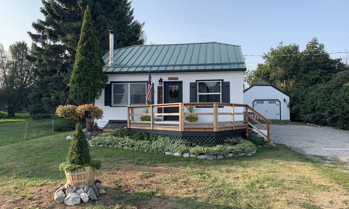 Polson Cottage | A 1930’s 5 bedroom, 2 bathroom home overlooking Flathead Lake