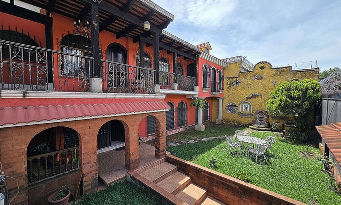Zona 13 Bed & Breakfast | A 3 Minutos del Aeropuerto