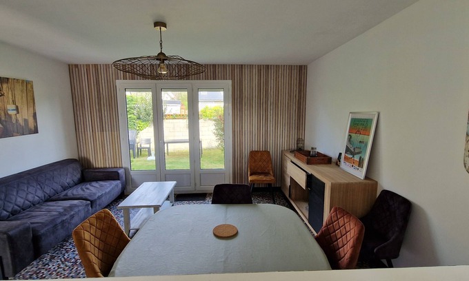Saint-Coulomb House | A 4 kms des Plages, Maison 4 Chambres Avec Grand Jardin