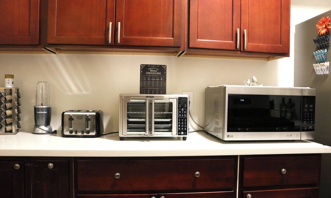 Bassett House | A beautiful 4-bedroom shared home with FastWiFi/Cafe