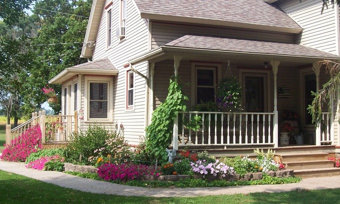 Reedsburg House | A beautiful country setting for you to enjoy, relax and unwind