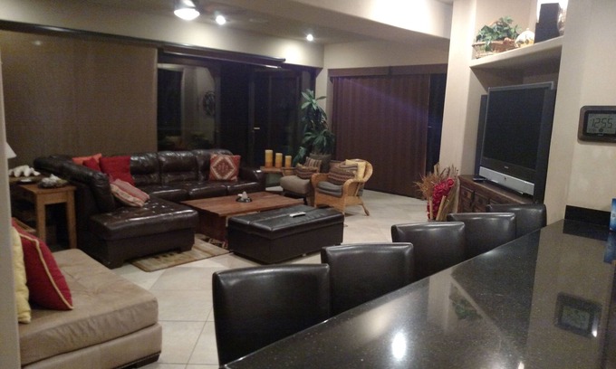 Centro Condo | A Beautiful Penthouse with a view -3 Bedroom In Las Palomas On the Beach