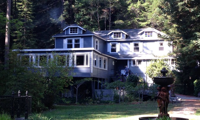 Cazadero House | A bit of English charm nestled in the Redwoods of Sonoma. Perfect seclusion.