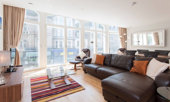 West End Apartment | A bright, spacious first floor apartment in one of the best locations in Edinburgh!