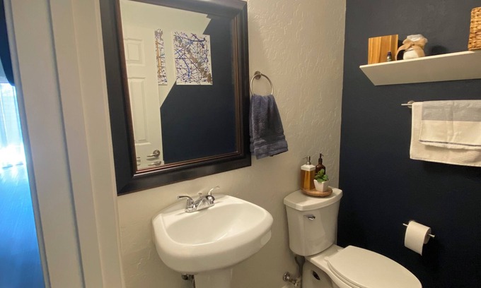 Summerlin West House | A Charmin Desert Oasis 3-bedroom house with WiFi, AC in wonderful Las Vegas