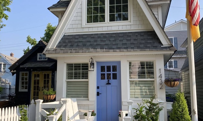 Riviera Cottage | A Charming Dollhouse Cottage by the Bay in Ocean City, NJ