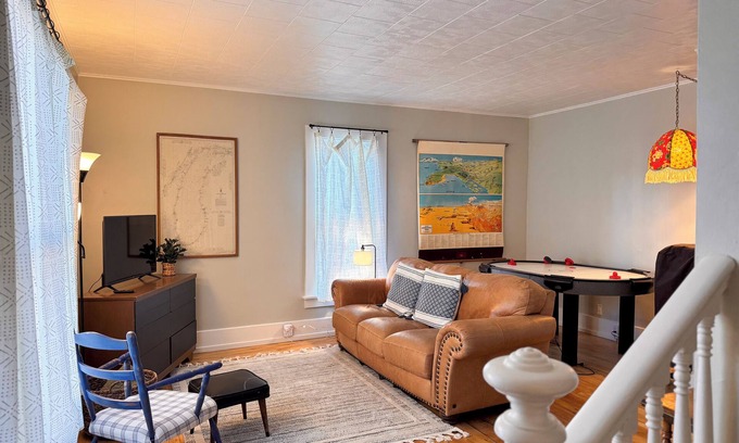 Sturgeon Bay Condo | A Charming Door County Condo in the heart of Sturgeon Bay