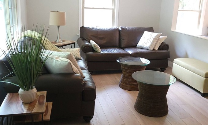 West Ashley Apartment | A-Charming Duplex- 4 miles to Downtown and Close To All Areas
