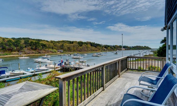 West Chatham House | A Chatham Pearl on Oyster River