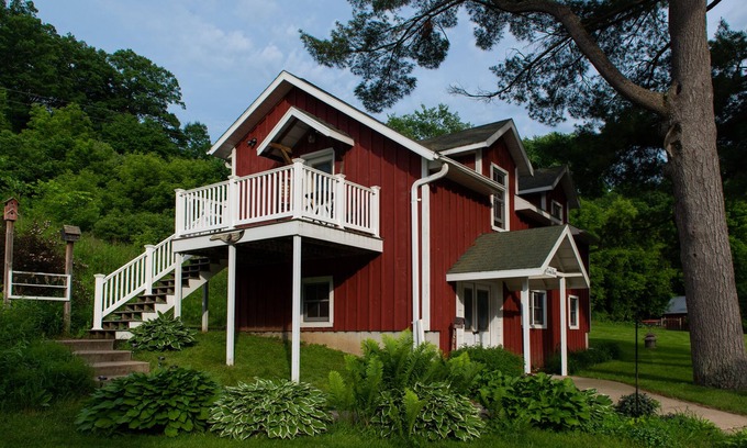 Cashton House | A city loft in a country setting! Beautiful and serene.