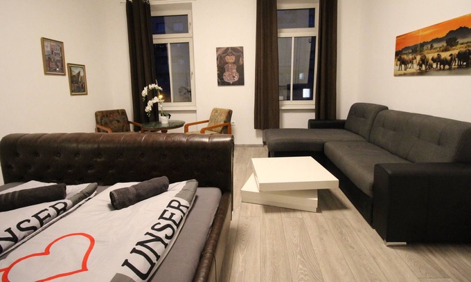 Grinzing Apartment | A comfortable, well-located Family Studio 4P PR