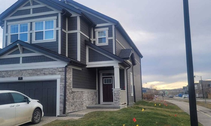 Southeast Calgary Apartment | A Cozy home away from home at South East Calgary