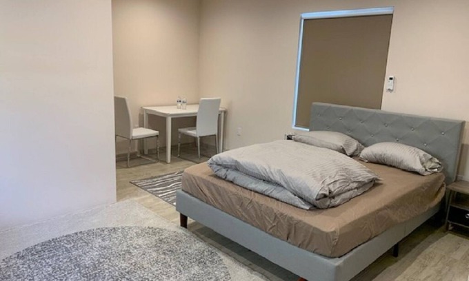 Beverlywood House | A Cozy Studio Unit/Room in Beverlywood West LA