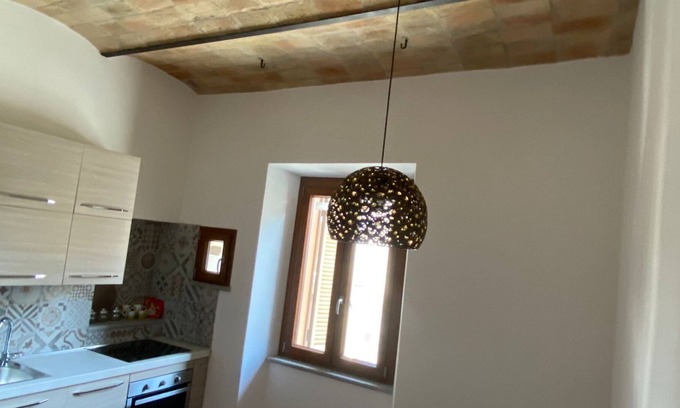 Marta Apartment | A due Minuti a Piedi dal Centro Storico e dal Lungolago