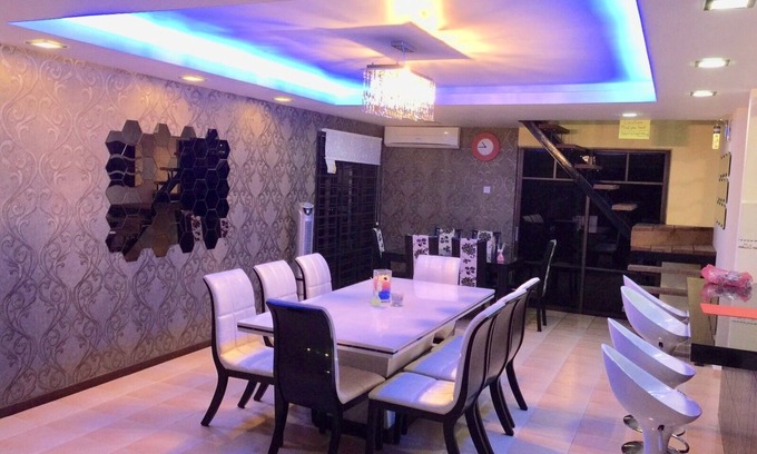 Alor Gajah House | A famosa luxury villa 6 rooms 4 bath private pool karaoke