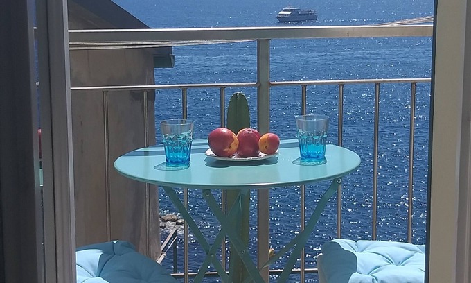 Riomaggiore House | A few meters from the sea, with sea view balconies in the 5 Terre park.
